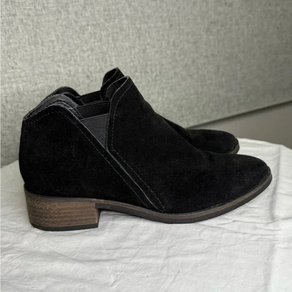 Dolce Vita Black Suede Chukka Boots Size 6.5 - Picture 3 of 6